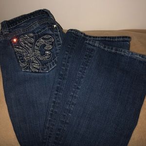 TRADED 🌸 Miss Me’s size 28 waist 33 inseam